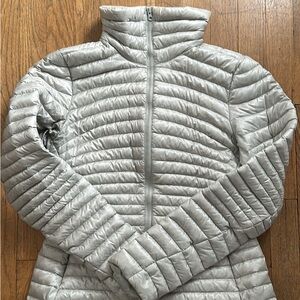 Arc’teryx Yerba 750 Down fill Women’s jacket Size Small